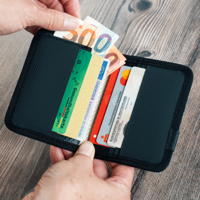 Cardholder Kelly - ke200172