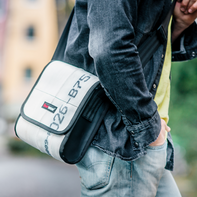 Umhängetasche Carl - c402559