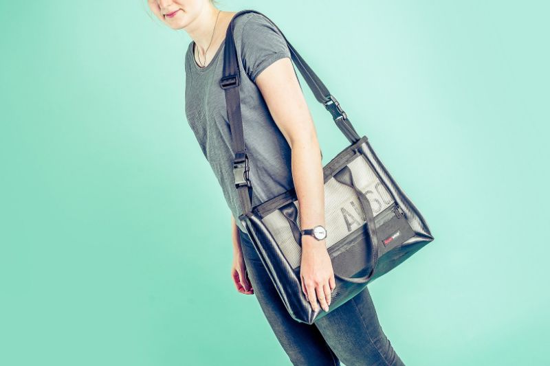 Shopper Dan ist Shopper, Umhängetasche und Handtasche in einem Shopper Dan ist Shopper, Umhängetasche und Handtasche in einem