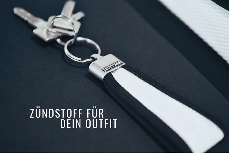 Zündstoff für dein Outfit: Schlüsselanhänger Sasha hat eine Geschichte Zündstoff für dein Outfit: Schlüsselanhänger Sasha hat eine Geschichte